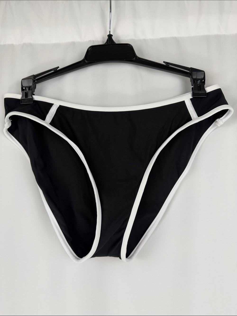 NWT BECCA Black & White Hipster Bikini Bottoms